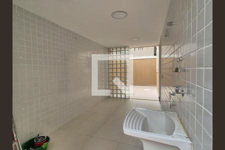 Casa de condomínio à venda com 238m², 5 quartos e 3 vagasÁrea de serviço