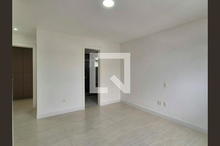 Casa de condomínio à venda com 238m², 5 quartos e 3 vagasSuite 4