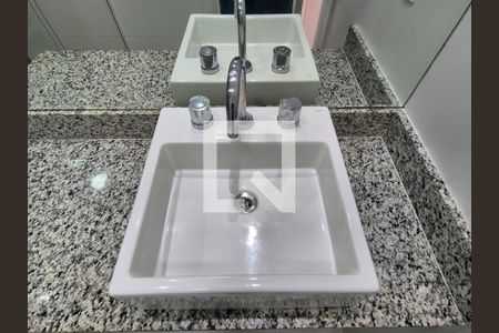 Casa de condomínio à venda com 238m², 5 quartos e 3 vagasBanheiro da Suíte 4