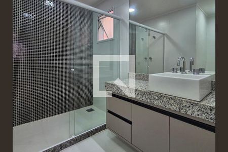 Casa de condomínio à venda com 238m², 5 quartos e 3 vagasBanheiro da Suíte 4