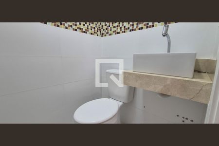 Lavabo de casa de condomínio para alugar com 5 quartos, 238m² em Vargem Pequena, Rio de Janeiro
