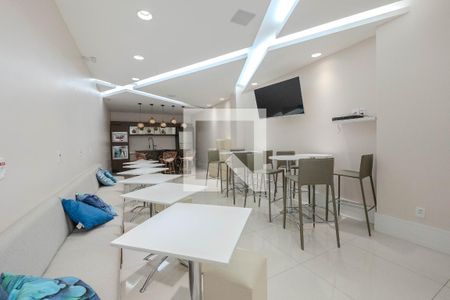 Apartamento à venda com 75m², 2 quartos e sem vaga Apartamento à venda com 75m², 2 quartos e sem vagaÁrea comum - Salão de festas