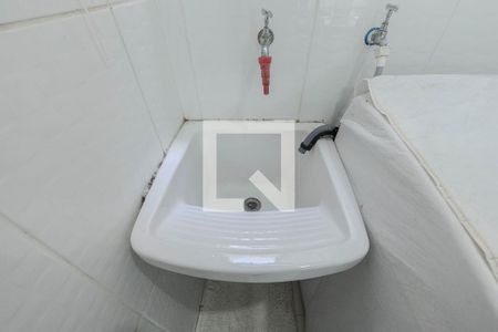Apartamento à venda com 75m², 2 quartos e sem vaga Apartamento à venda com 75m², 2 quartos e sem vagaCozinha e Área de Serviço