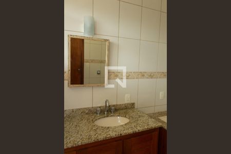 Banheiro da Suíte de casa para alugar com 3 quartos, 256m² em Pastoril, Ribeirão Pires