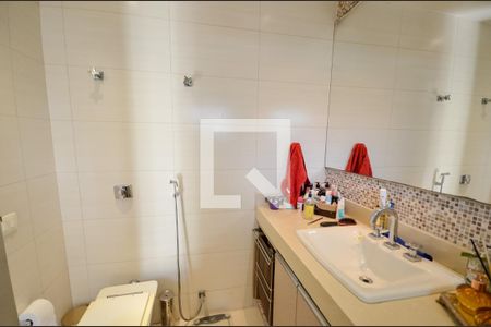 Apartamento à venda com 115m², 2 quartos e 1 vagaBanheiro da Suíte