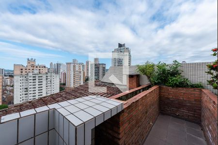 Apartamento para alugar com 360m², 4 quartos e 4 vagas Apartamento para alugar com 360m², 4 quartos e 4 vagasVaranda