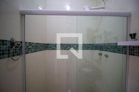 Casa de condomínio à venda com 110m², 3 quartos e 2 vagasBanheiro da Suíte 1 e Social