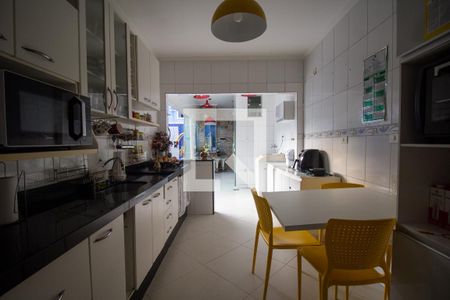 Casa de condomínio à venda com 110m², 3 quartos e 2 vagasCozinha e Área de Serviço