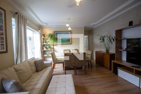 Sala de casa de condomínio à venda com 3 quartos, 110m² em Camorim, Rio de Janeiro