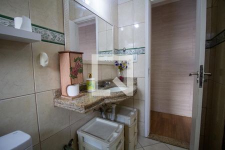 Casa de condomínio à venda com 110m², 3 quartos e 2 vagasBanheiro Social