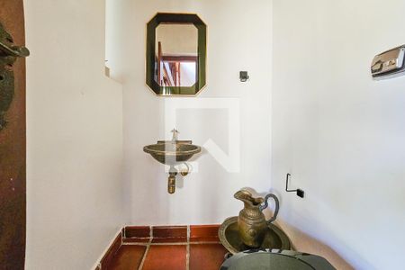 Casa de condomínio para alugar com 390m², 4 quartos e 8 vagasLavabo