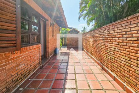 Casa de condomínio para alugar com 390m², 4 quartos e 8 vagasQuintal