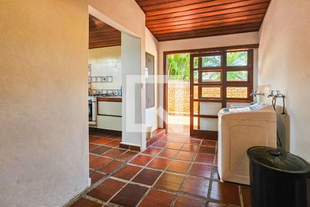 Casa de condomínio para alugar com 390m², 4 quartos e 8 vagasÁrea de serviço