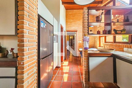 Casa de condomínio para alugar com 390m², 4 quartos e 8 vagasCozinha