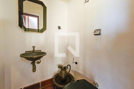 Casa de condomínio para alugar com 390m², 4 quartos e 8 vagasLavabo