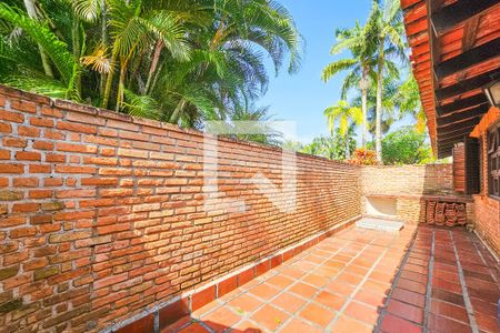 Casa de condomínio para alugar com 390m², 4 quartos e 8 vagasQuintal