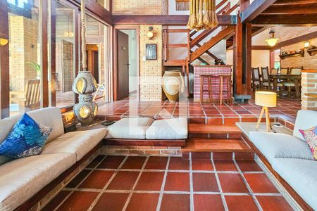 Casa de condomínio para alugar com 390m², 4 quartos e 8 vagasSala