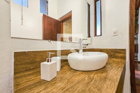 Casa de condomínio para alugar com 390m², 4 quartos e 8 vagasBanheiro