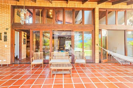 Casa de condomínio para alugar com 390m², 4 quartos e 8 vagasVaranda