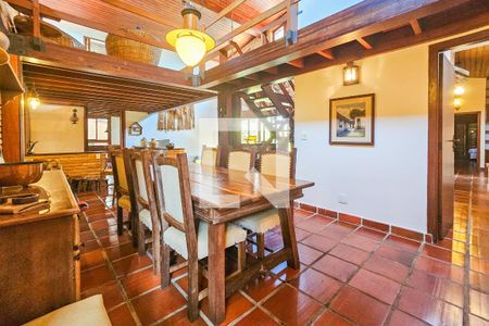 Sala de casa de condomínio para alugar com 4 quartos, 390m² em Acapulco, Guarujá