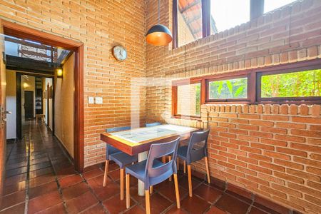 Casa de condomínio para alugar com 390m², 4 quartos e 8 vagasCozinha