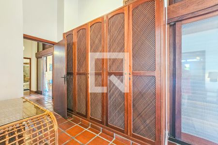Casa de condomínio para alugar com 390m², 4 quartos e 8 vagasSuíte 2