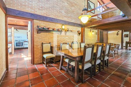Casa de condomínio para alugar com 390m², 4 quartos e 8 vagasSala