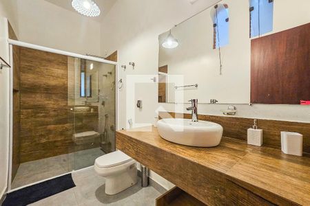 Casa de condomínio para alugar com 390m², 4 quartos e 8 vagasBanheiro
