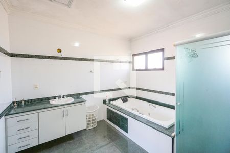 Casa para alugar com 467m², 4 quartos e 7 vagasBanheiro social