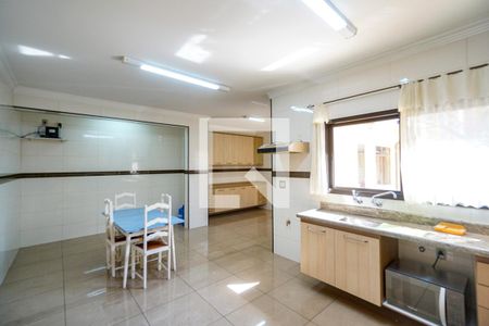 Casa para alugar com 467m², 4 quartos e 7 vagasCozinha