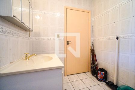 Casa para alugar com 467m², 4 quartos e 7 vagasBanheiro social