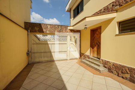 Casa para alugar com 467m², 4 quartos e 7 vagasQuintal