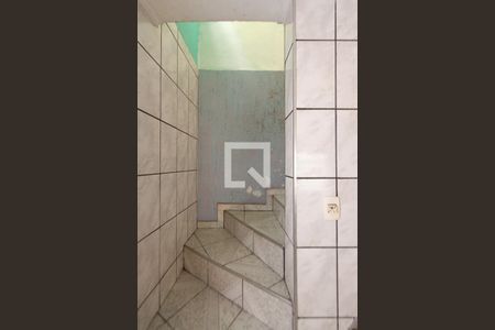 Casa à venda com 144m², 4 quartos e 1 vaga Casa à venda com 144m², 4 quartos e 1 vagaEscada