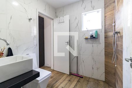 Casa à venda com 225m², 3 quartos e 2 vagas Casa à venda com 225m², 3 quartos e 2 vagasBanheiro da Semi Suíte