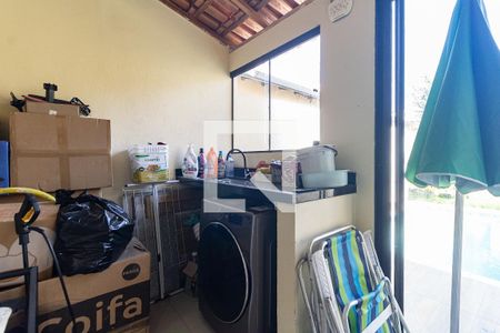 Casa à venda com 225m², 3 quartos e 2 vagas Casa à venda com 225m², 3 quartos e 2 vagasLavanderia