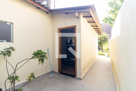 Casa à venda com 225m², 3 quartos e 2 vagas Casa à venda com 225m², 3 quartos e 2 vagasEntrada da Edícula