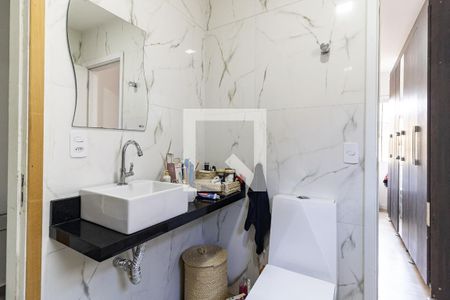 Casa à venda com 225m², 3 quartos e 2 vagas Casa à venda com 225m², 3 quartos e 2 vagasBanheiro da Semi Suíte