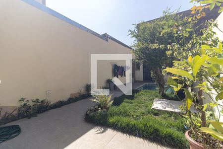 Casa à venda com 225m², 3 quartos e 2 vagas Casa à venda com 225m², 3 quartos e 2 vagasQuintal