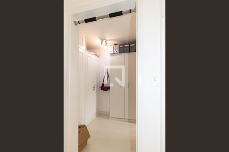 Closet de apartamento para alugar com 1 quarto, 98m² em Itaim Bibi, São Paulo