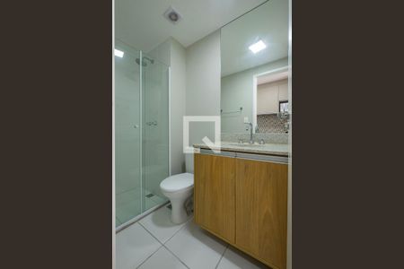 Banheiro de kitnet/studio para alugar com 1 quarto, 27m² em Jardim Paulistano, São Paulo