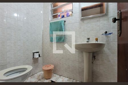 Casa à venda com 336m², 5 quartos e 6 vagasBanheiro 2
