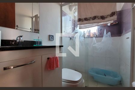 Casa à venda com 336m², 5 quartos e 6 vagasBanheiro da suíte 2