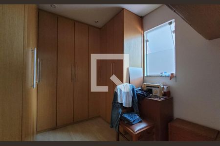 Closet de casa à venda com 5 quartos, 336m² em Jardim Pilar, Santo André