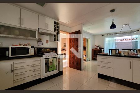 Casa à venda com 336m², 5 quartos e 6 vagasCozinha