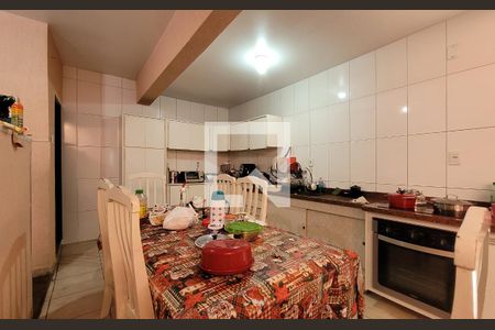 Casa à venda com 336m², 5 quartos e 6 vagasCozinha