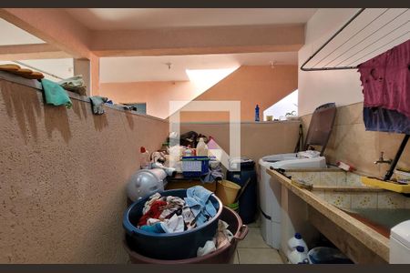 Casa à venda com 336m², 5 quartos e 6 vagasArea de serviço