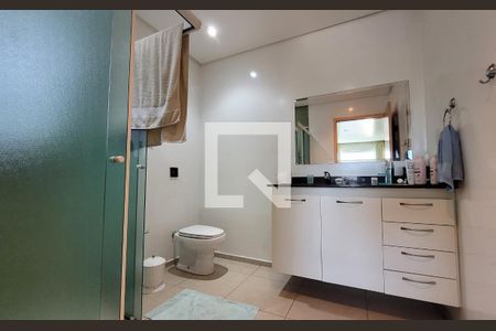 Casa à venda com 336m², 5 quartos e 6 vagasBanheiro da suíte 3