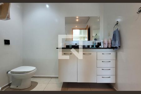 Casa à venda com 336m², 5 quartos e 6 vagasBanheiro da suíte 3