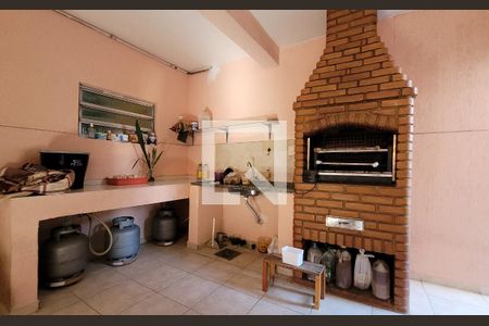 Casa à venda com 336m², 5 quartos e 6 vagasChurrasqueira