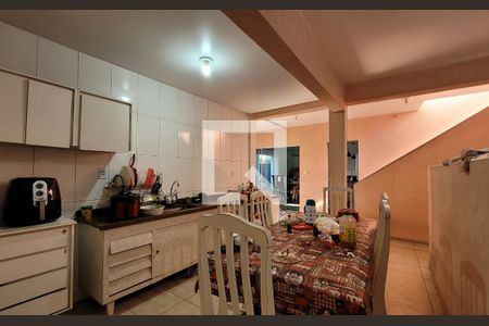 Casa à venda com 336m², 5 quartos e 6 vagasCozinha